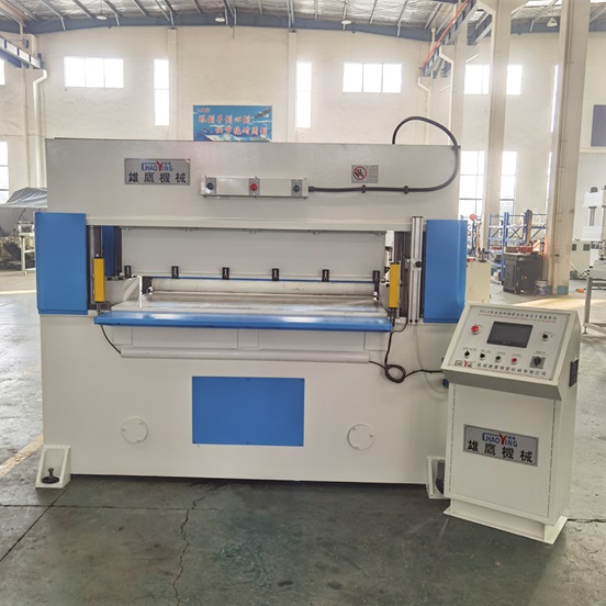 XYJ－3/120、200 足球片整板自動送料裁斷機(jī)